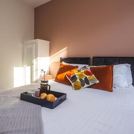 Modern Apartment Within City Walls, Parking เชสเตอร์ ภายนอก รูปภาพ